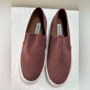 Steve Madden slip on shoes
